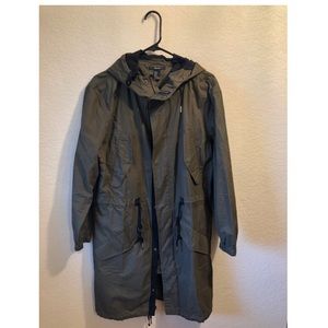Long women’s olive green jacket